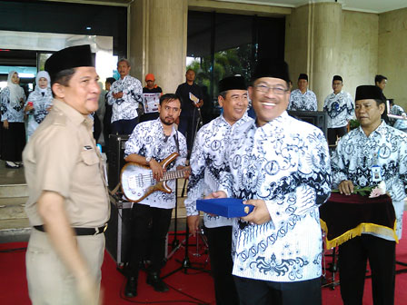 Pencarian PGRI Riau - Persatuan Guru Republik Indonesia Cabang Riau